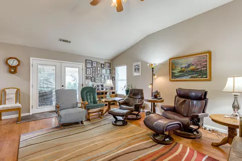 3603 Stokes Ct, Redding, CA 96001 photo 4