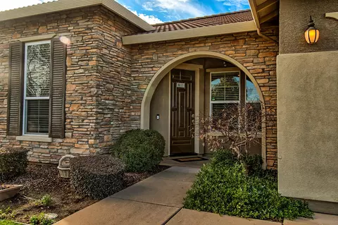 705 Rivercrest Pkwy, Redding, CA 96002 photo 2