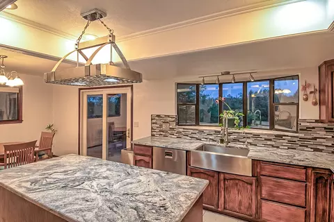 573 Royal Oaks Dr, Redding, CA 96001 photo 22