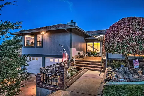 573 Royal Oaks Dr, Redding, CA 96001 photo 6