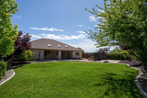 4196 Winter Green Ct, Redding, CA 96001 photo 17