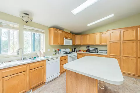 13620 Broken Branch Trl, Redding, CA 96003 photo 37