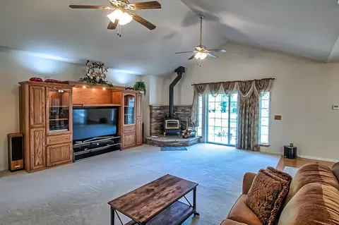 19745 Holstein Ln, Redding, CA 96002 photo 17