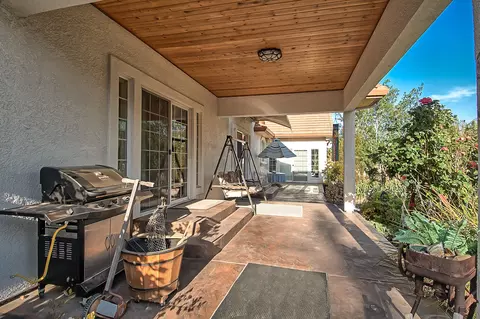 19745 Holstein Ln, Redding, CA 96002 photo 32