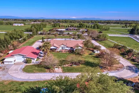 19745 Holstein Ln, Redding, CA 96002 photo 10