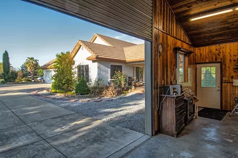 19745 Holstein Ln, Redding, CA 96002 photo 6