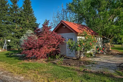 19745 Holstein Ln, Redding, CA 96002 photo 34