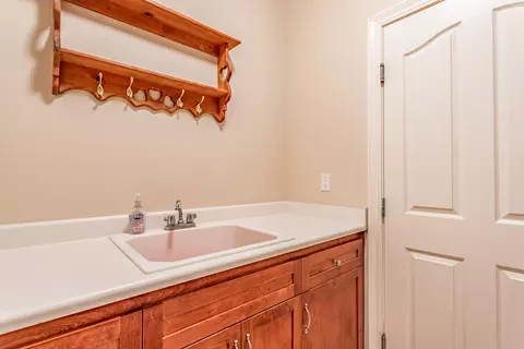 7508 Robles Dr, Redding, CA 96002 photo 22