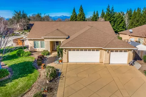 7508 Robles Dr, Redding, CA 96002 photo 1