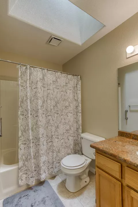 6558 Hemlock St, Redding, CA 96001 photo 17