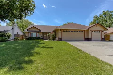 6558 Hemlock St, Redding, CA 96001 photo 2