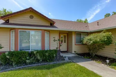 6558 Hemlock St, Redding, CA 96001 photo 3