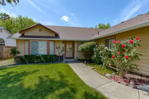 6558 Hemlock St, Redding, CA 96001 photo 1