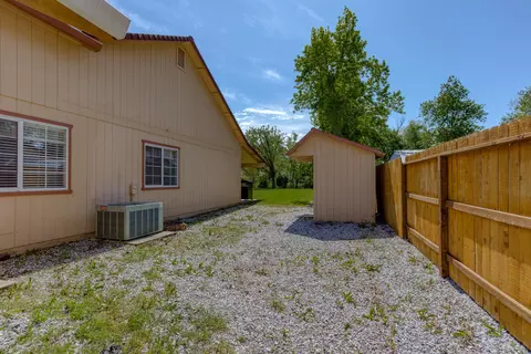 6558 Hemlock St, Redding, CA 96001 photo 31