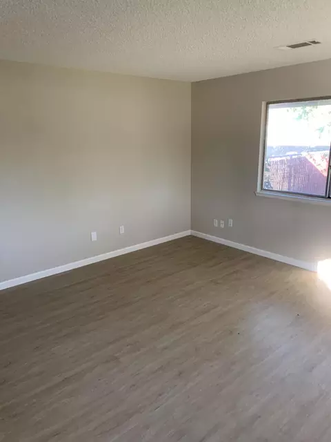 2640 Toyon St, Anderson, CA 96007 photo 5
