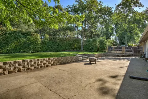 590 Terrace Dr, Redding, CA 96002 photo 28