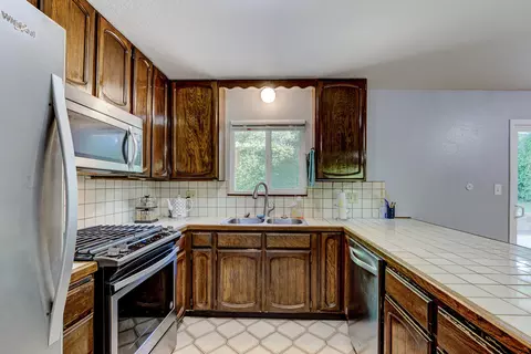 590 Terrace Dr, Redding, CA 96002 photo 10