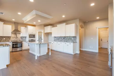 730 Sunriver Ln, Redding, CA 96001 photo 6