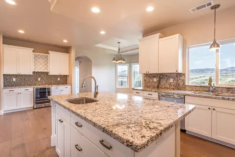 730 Sunriver Ln, Redding, CA 96001 photo 11