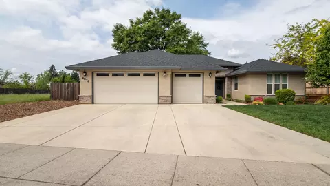 4876 Fiddleneck Dr, Redding, CA 96002 photo 2