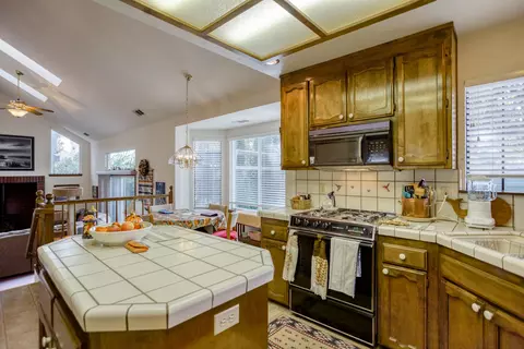 6055 Gleneagles Ct, Redding, CA 96003 photo 11
