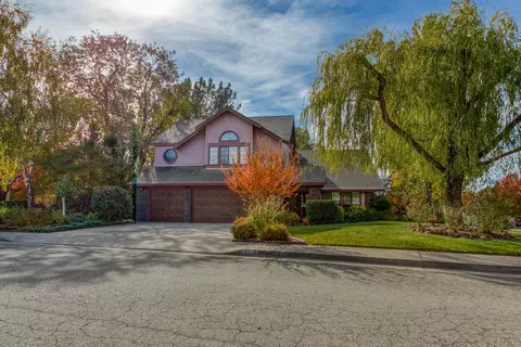 6055 Gleneagles Ct, Redding, CA 96003 photo 2
