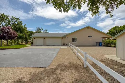 992 Paramount Way, Redding, CA 96003 photo 16
