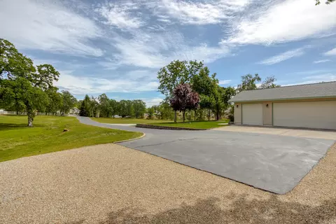 992 Paramount Way, Redding, CA 96003 photo 17