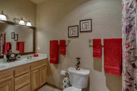 992 Paramount Way, Redding, CA 96003 photo 53