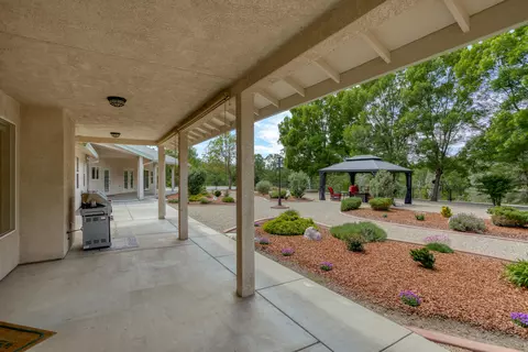992 Paramount Way, Redding, CA 96003 photo 23