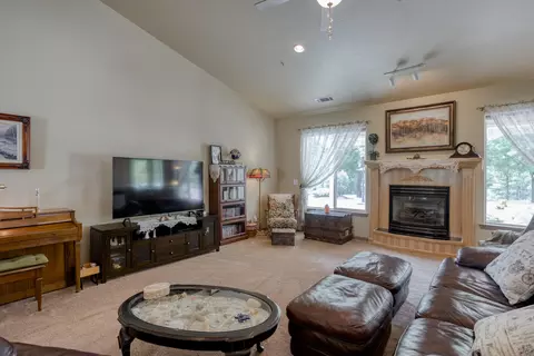 992 Paramount Way, Redding, CA 96003 photo 37