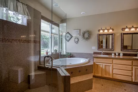 992 Paramount Way, Redding, CA 96003 photo 47