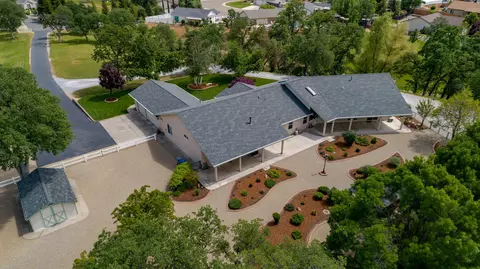 992 Paramount Way, Redding, CA 96003 photo 8