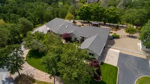 992 Paramount Way, Redding, CA 96003 photo 7