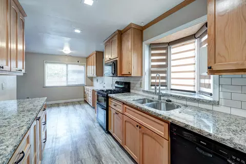 3594 Echo Rd, Redding, CA 96002 photo 2