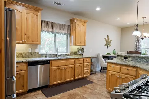 6475 Ledgestone Ct, Anderson, CA 96007 photo 17