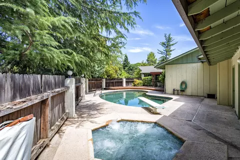 840 Redbud Dr, Redding, CA 96001 photo 29