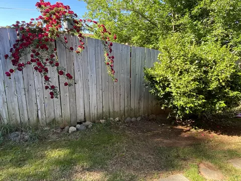 2585 Rosebud Ln, Redding, CA 96002 photo 15