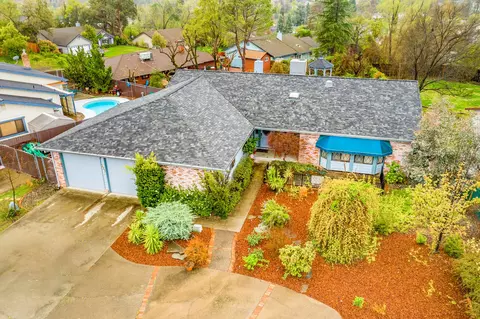 721 Collyer Dr, Redding, CA 96003 photo 3