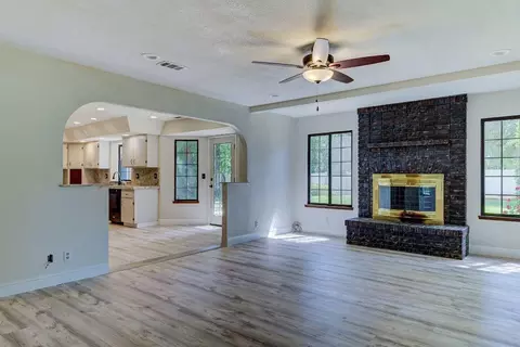 20369 Greenview Dr, Redding, CA 96002 photo 11