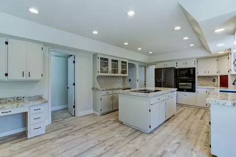 20369 Greenview Dr, Redding, CA 96002 photo 6