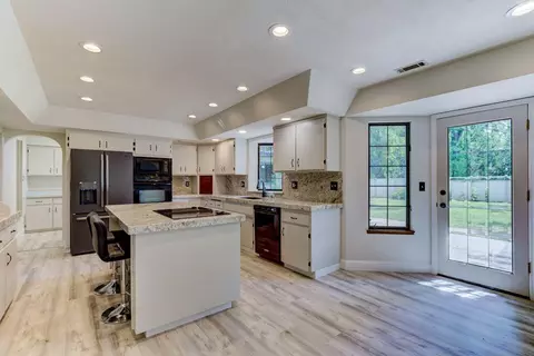 20369 Greenview Dr, Redding, CA 96002 photo 8
