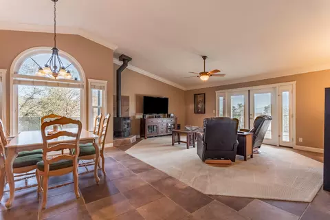 15433 Mountain Shadows Dr, Redding, CA 96001 photo 5
