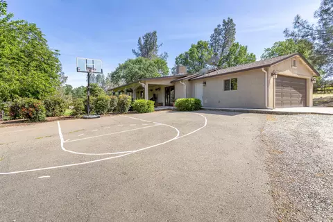 20010 Brave St, Redding, CA 96003 photo 1