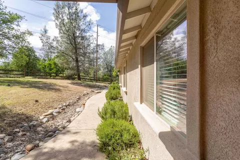 20010 Brave St, Redding, CA 96003 photo 7