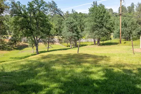 20010 Brave St, Redding, CA 96003 photo 2