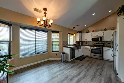 2631 Howard Dr, Redding, CA 96001 photo 25