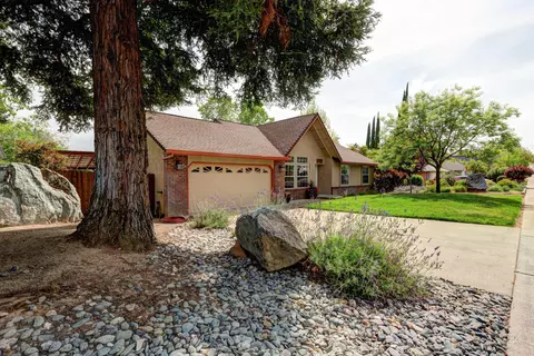 2631 Howard Dr, Redding, CA 96001 photo 1