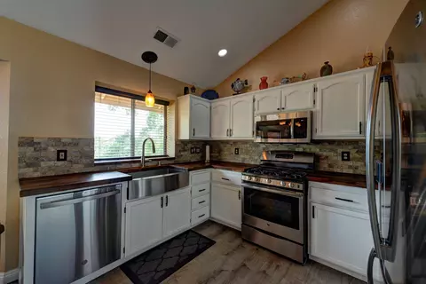2631 Howard Dr, Redding, CA 96001 photo 28