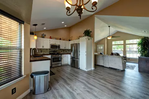 2631 Howard Dr, Redding, CA 96001 photo 27